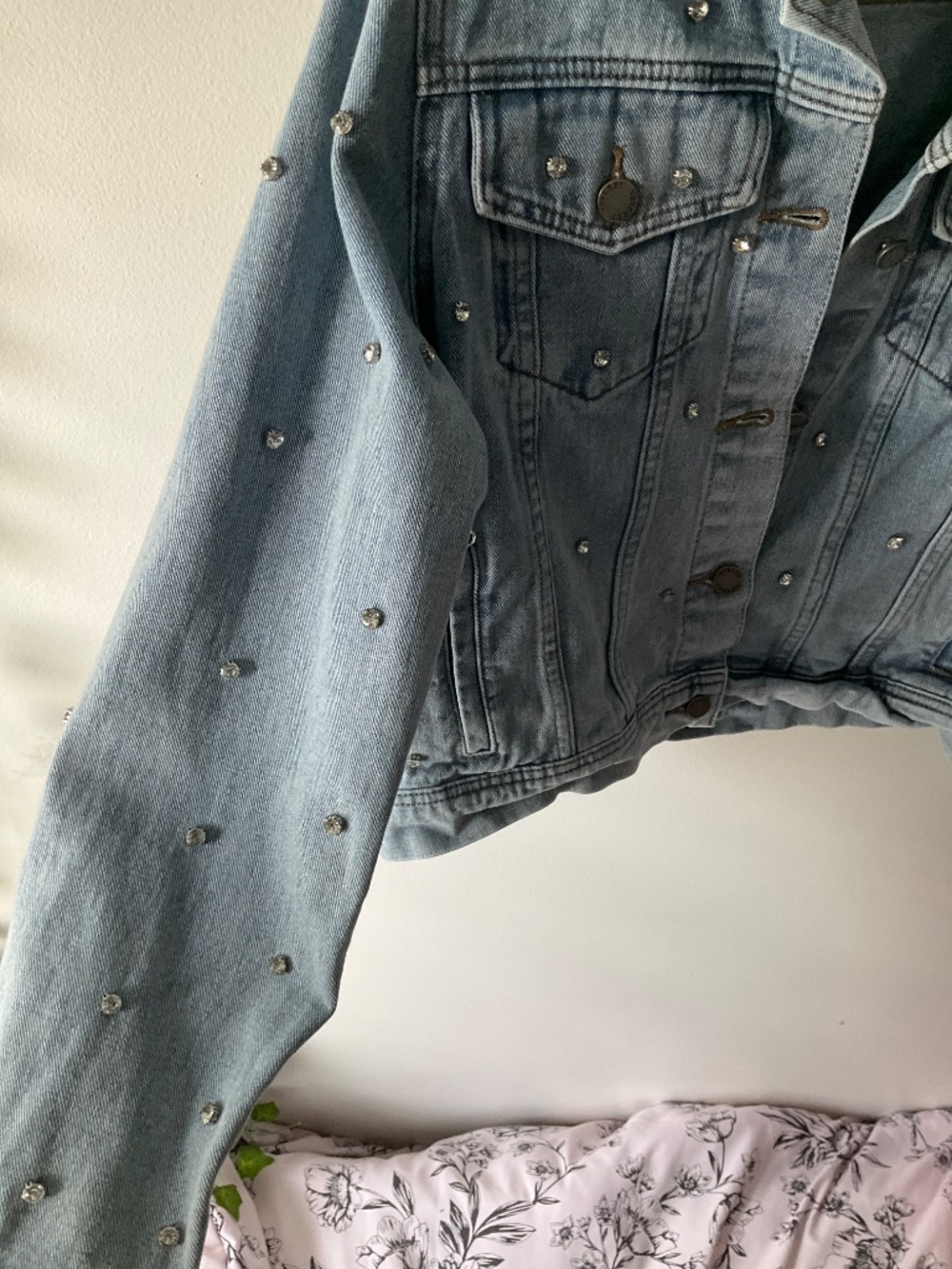 Veveret Rhinestone Denim Jacket - Picture 4 of 5